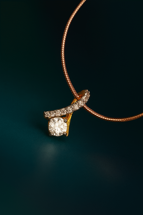 Elegant Diamond Pendant with Brilliant-Cut Center | GW 2.064 gm | Dia 0.19 ct | Bd 0.64 ct