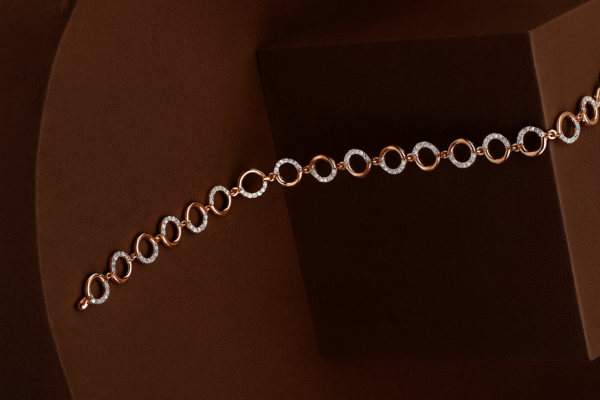Rose Gold Circle Link Bracelet with CZ Accents – Modern Elegant Chain Bracelet for Women
